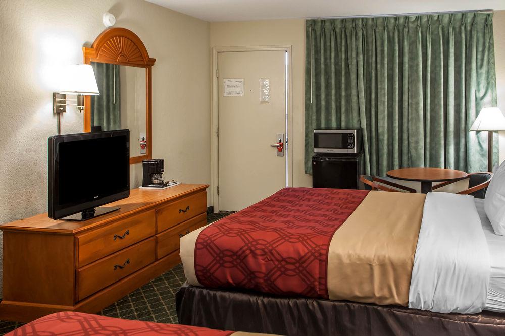 Economy Inn & Suites Ганнибал Экстерьер фото