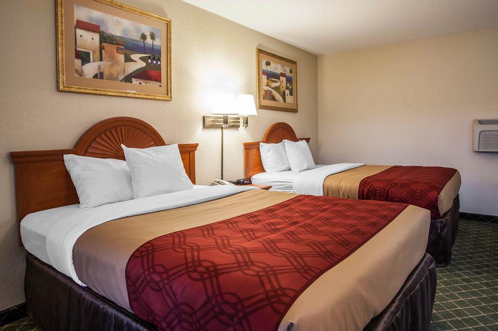 Economy Inn & Suites Ганнибал Экстерьер фото