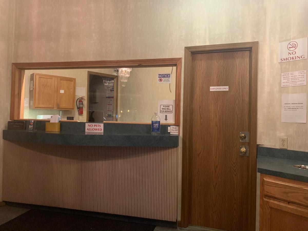 Economy Inn & Suites Ганнибал Экстерьер фото