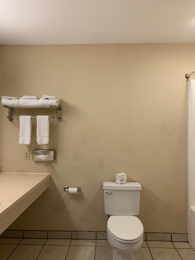 Economy Inn & Suites Ганнибал Экстерьер фото