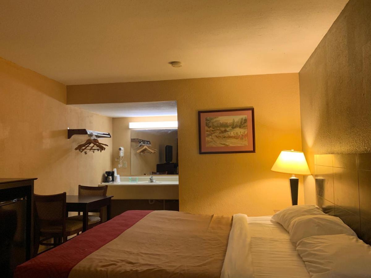 Economy Inn & Suites Ганнибал Экстерьер фото