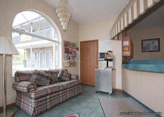 Economy Inn & Suites Ганнибал Интерьер фото